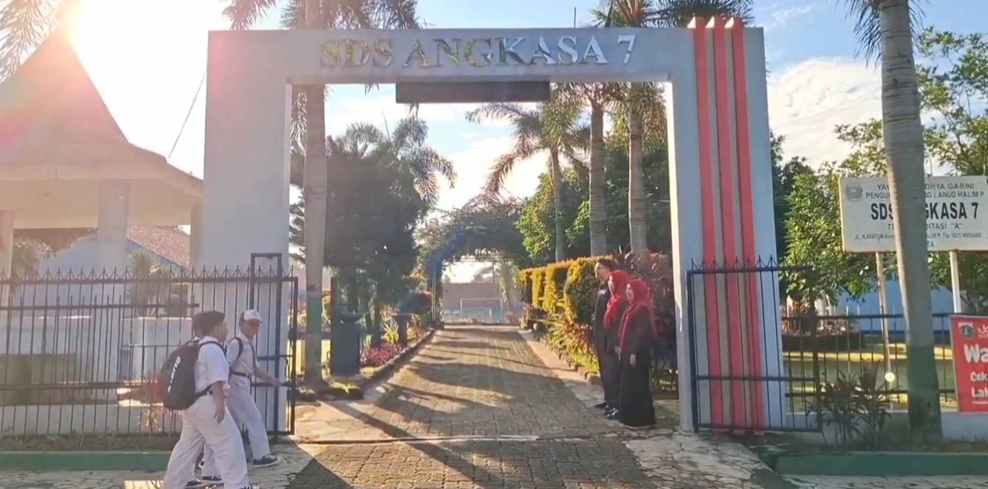 Foto Gerbang Depan